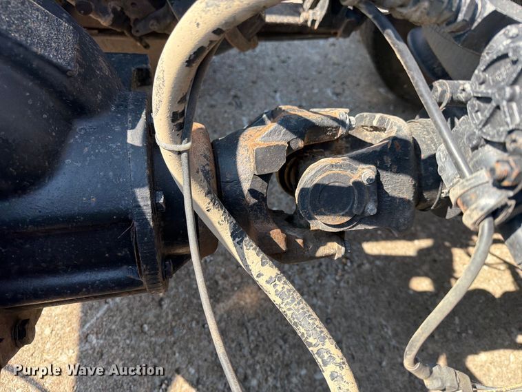 image for item FN2556 2005 International 9200i semi truck