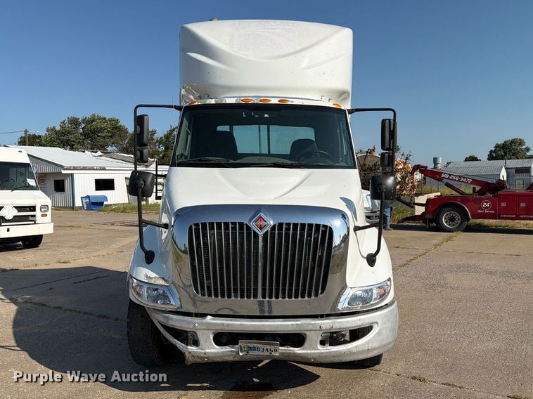 image for item FN2558 2017 International RA027 semi truck