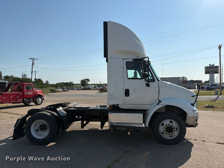 image for item FN2558 2017 International RA027 semi truck