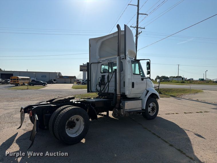 image for item FN2558 2017 International RA027 semi truck