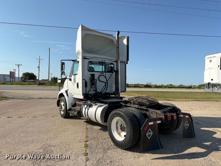 image for item FN2558 2017 International RA027 semi truck