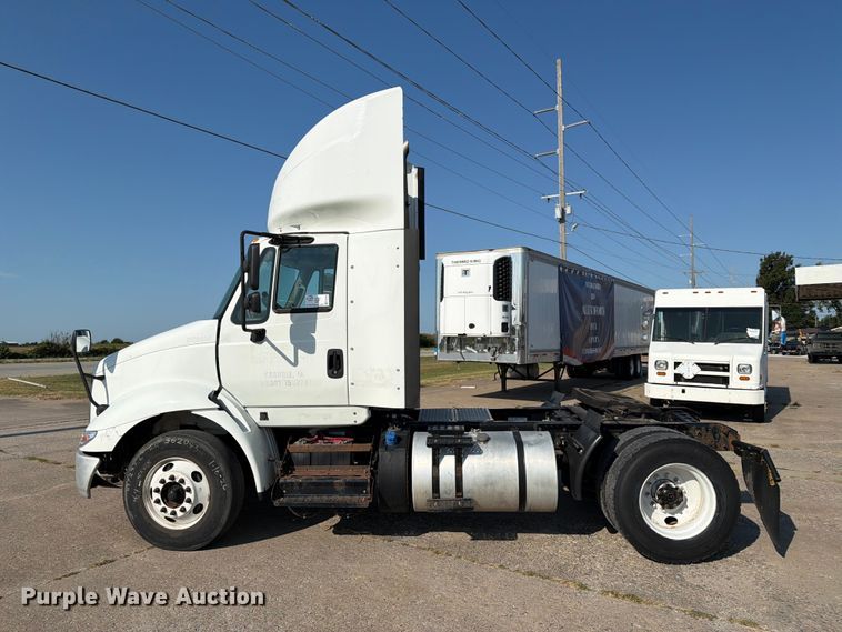 image for item FN2558 2017 International RA027 semi truck