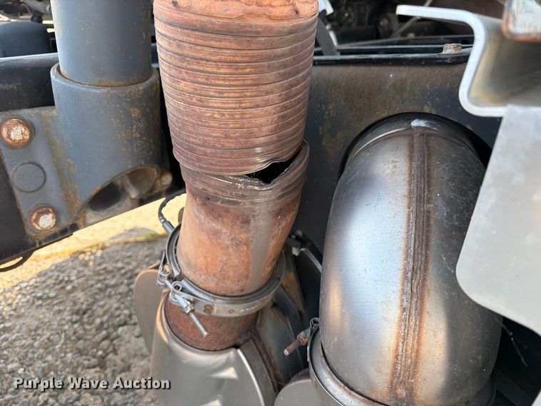 image for item FN2558 2017 International RA027 semi truck