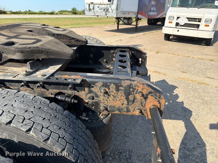 image for item FN2558 2017 International RA027 semi truck