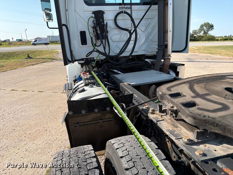 image for item FN2558 2017 International RA027 semi truck