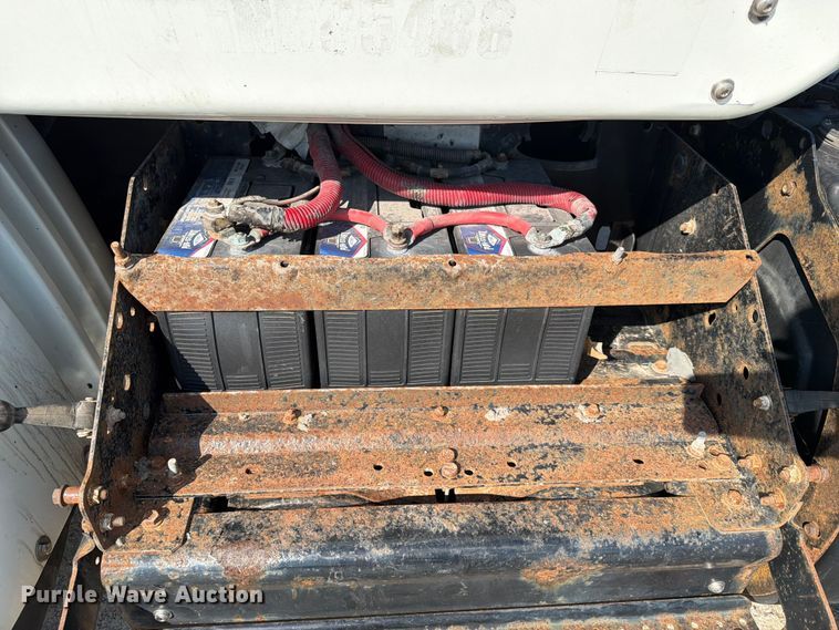 image for item FN2558 2017 International RA027 semi truck