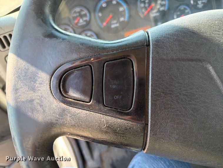 image for item FN2558 2017 International RA027 semi truck