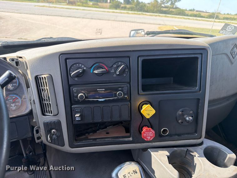 image for item FN2558 2017 International RA027 semi truck