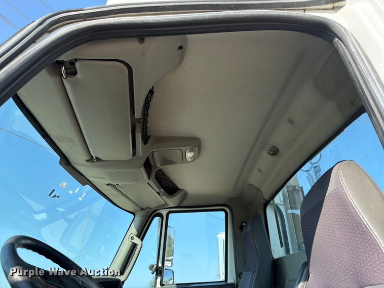 image for item FN2558 2017 International RA027 semi truck