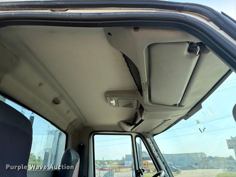 image for item FN2558 2017 International RA027 semi truck