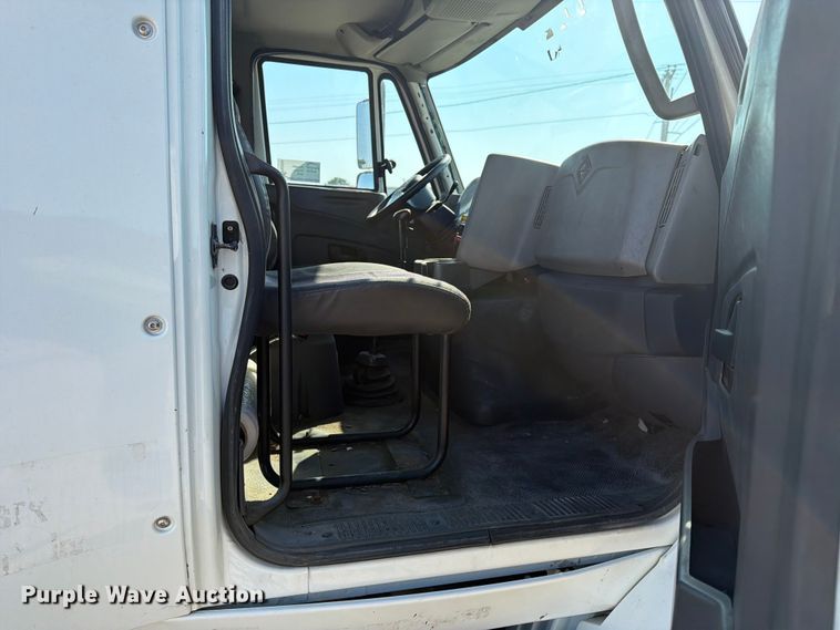 image for item FN2558 2017 International RA027 semi truck