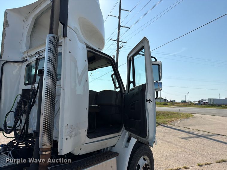 image for item FN2558 2017 International RA027 semi truck