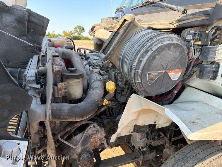 image for item FN2558 2017 International RA027 semi truck