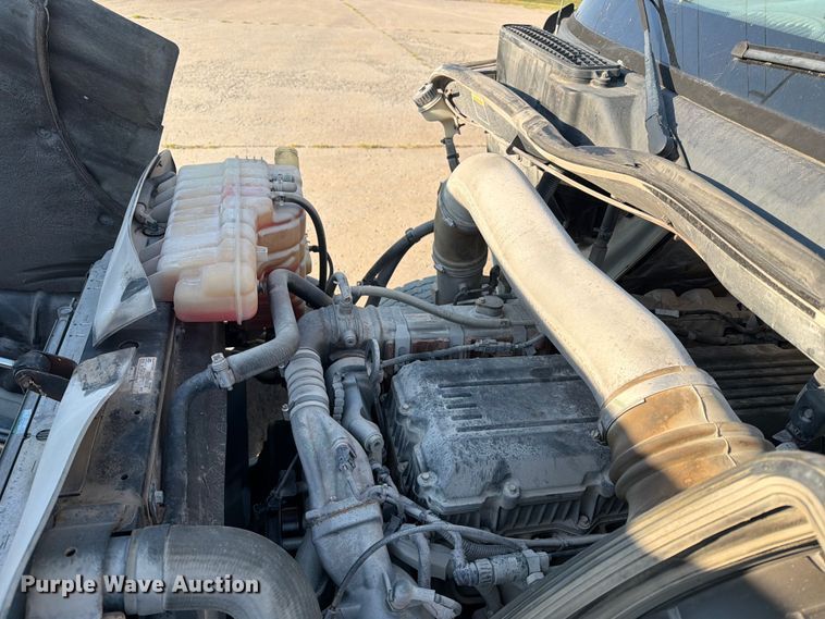 image for item FN2558 2017 International RA027 semi truck
