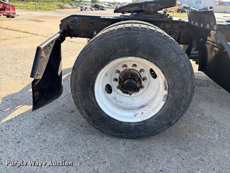image for item FN2558 2017 International RA027 semi truck