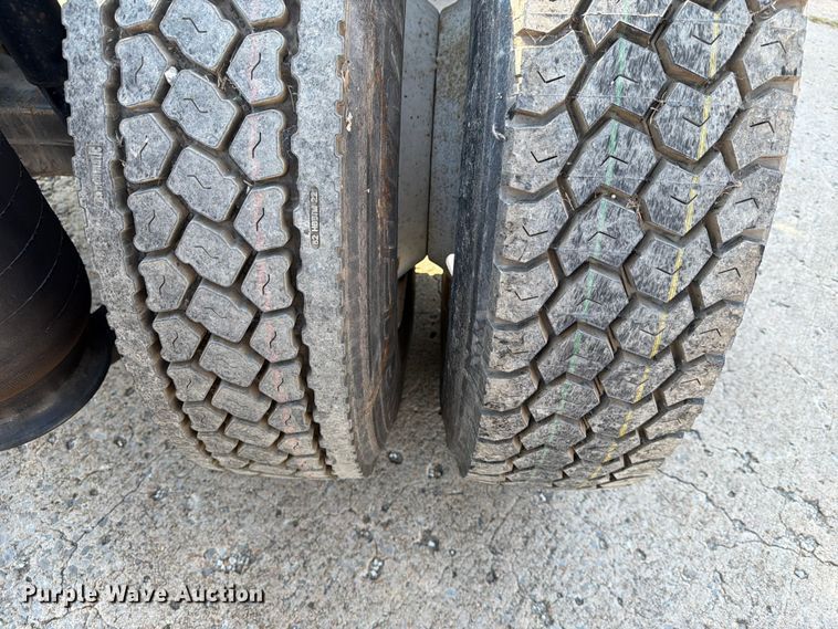 image for item FN2558 2017 International RA027 semi truck