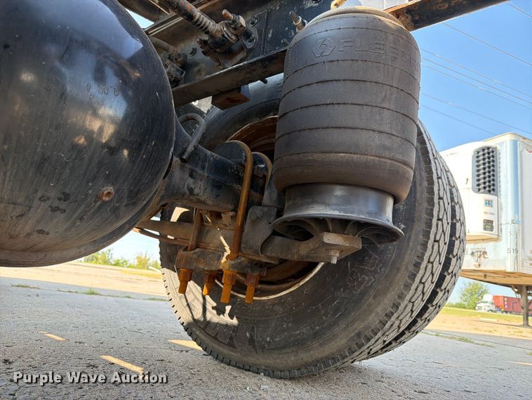 image for item FN2558 2017 International RA027 semi truck