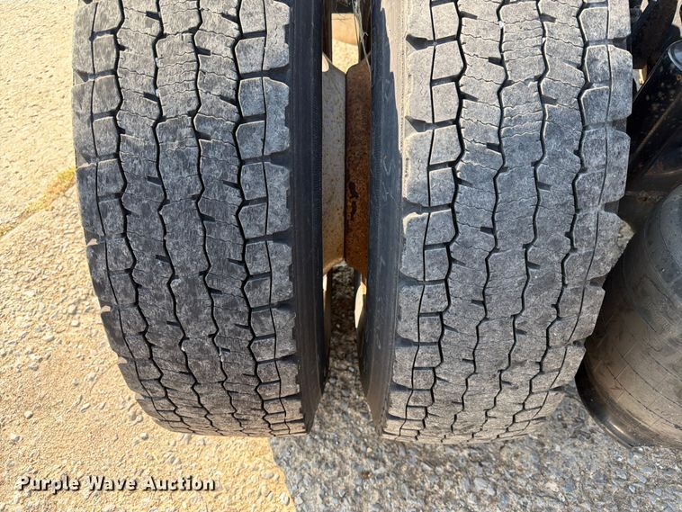 image for item FN2558 2017 International RA027 semi truck