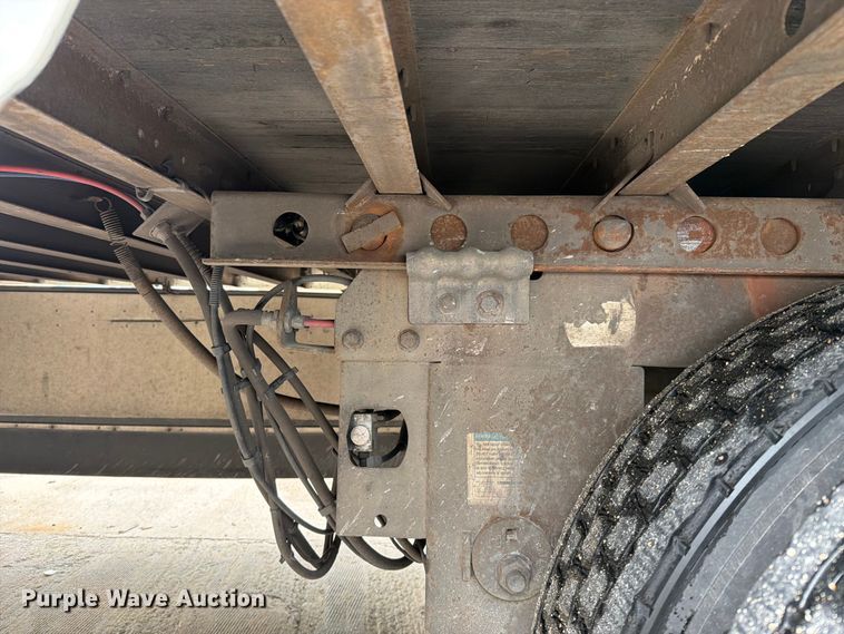 image for item FN5782 2011 Wabash DVCVHPC dry van trailer