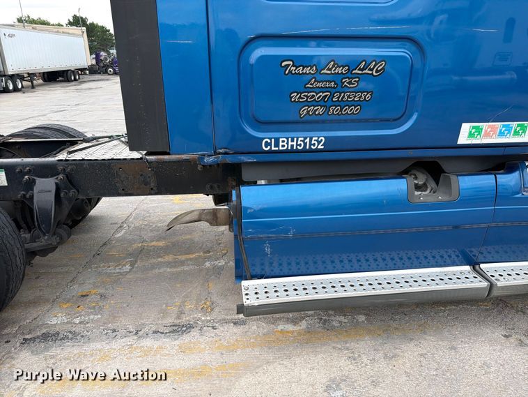 image for item FN5783 2012 Freightliner Cascadia 125 semi truck