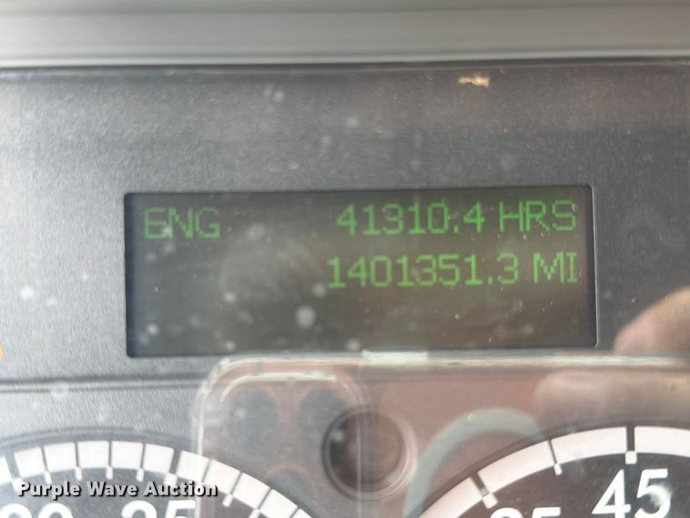 image for item FN5783 2012 Freightliner Cascadia 125 semi truck