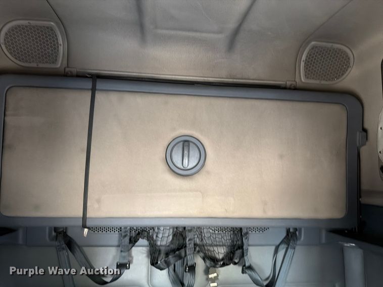 image for item FN5783 2012 Freightliner Cascadia 125 semi truck