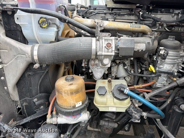 image for item FN5783 2012 Freightliner Cascadia 125 semi truck