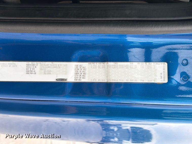 image for item FN5783 2012 Freightliner Cascadia 125 semi truck