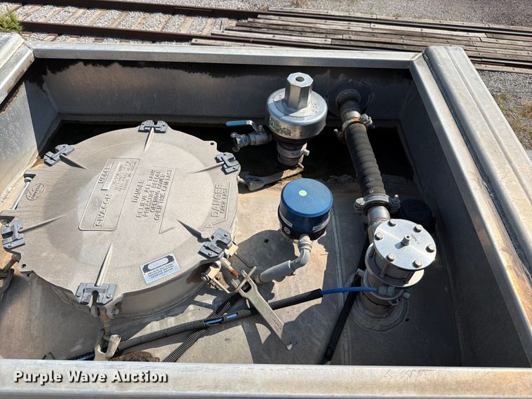 image for item FN5786 2014 Tytal tank trailer