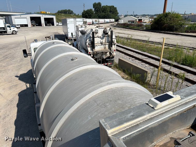 image for item FN5786 2014 Tytal tank trailer
