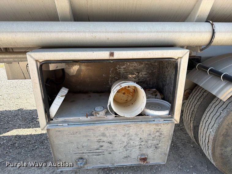 image for item FN5786 2014 Tytal tank trailer