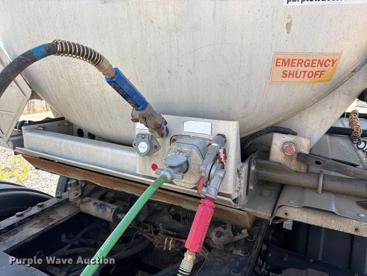 image for item FN5786 2014 Tytal tank trailer