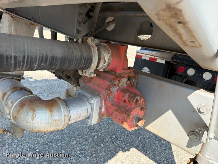 image for item FN5786 2014 Tytal tank trailer