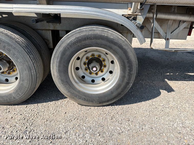 image for item FN5786 2014 Tytal tank trailer