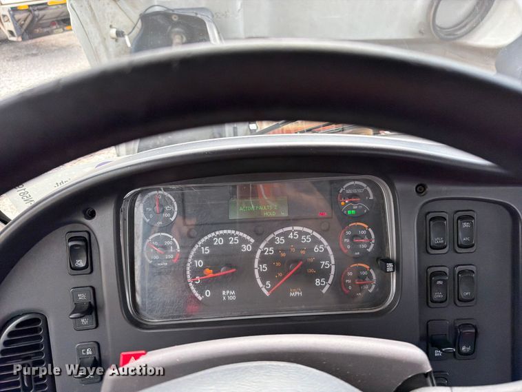 image for item FN5819 2017 Freightliner Business Class M2 semi truck