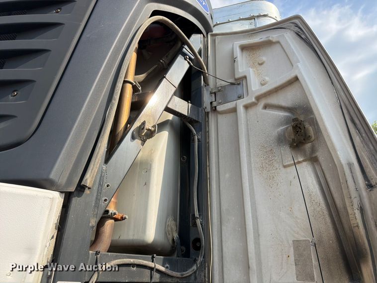 image for item FP4027 2016 Utility VS2RA refrigerated van trailer