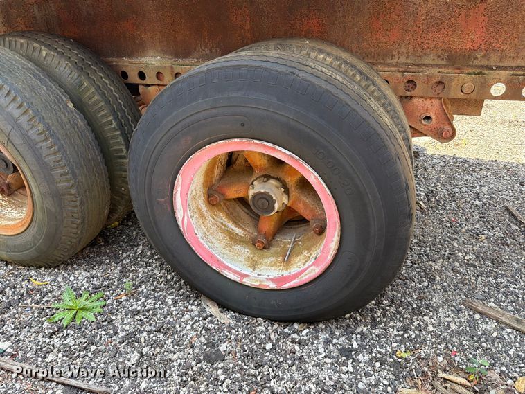image for item FT6174 1974 Transcraft flatbed trailer