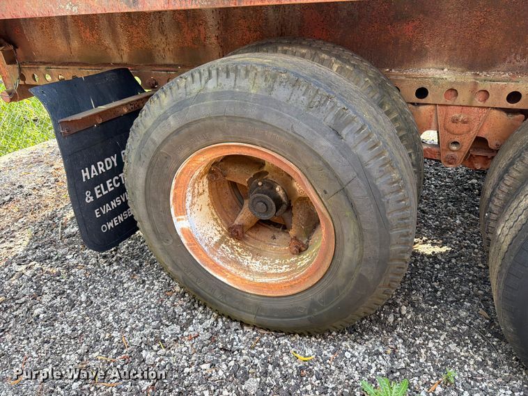 image for item FT6174 1974 Transcraft flatbed trailer