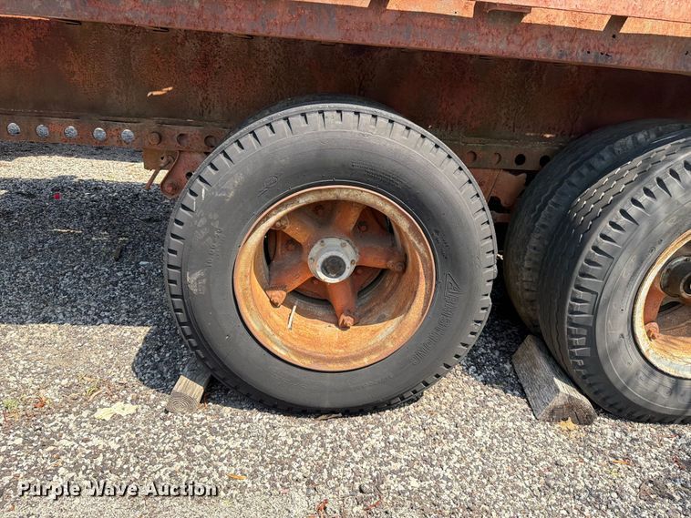 image for item FT6174 1974 Transcraft flatbed trailer