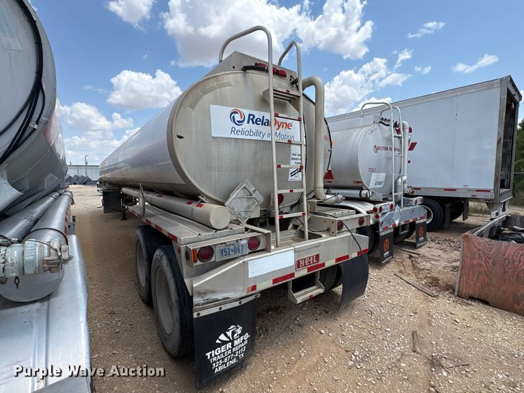 image for item JM9393 1994 Heil fuel trailer