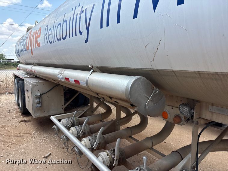 image for item JM9393 1994 Heil fuel trailer