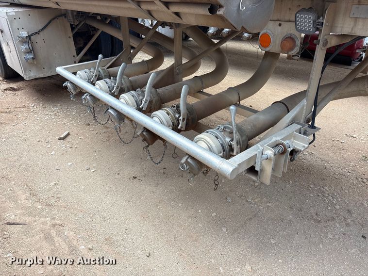image for item JM9393 1994 Heil fuel trailer