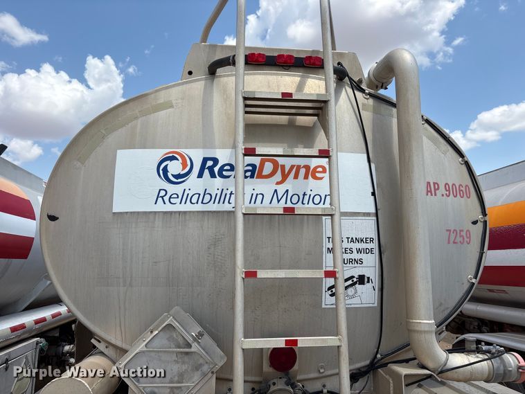 image for item JM9393 1994 Heil fuel trailer