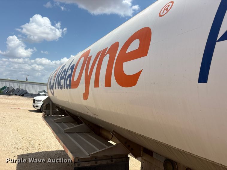 image for item JM9393 1994 Heil fuel trailer