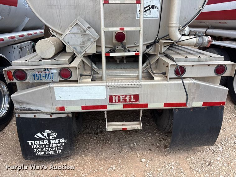 image for item JM9393 1994 Heil fuel trailer