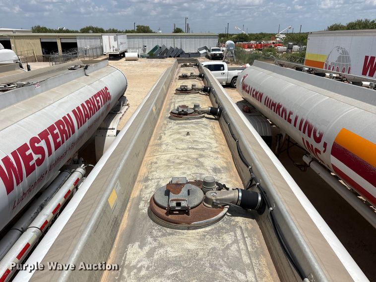 image for item JM9393 1994 Heil fuel trailer