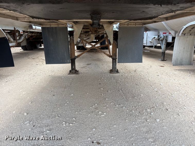 image for item JM9393 1994 Heil fuel trailer