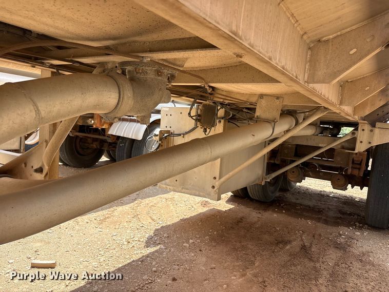 image for item JM9393 1994 Heil fuel trailer
