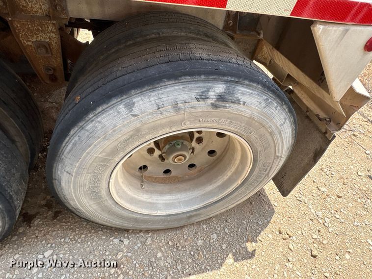 image for item JM9393 1994 Heil fuel trailer