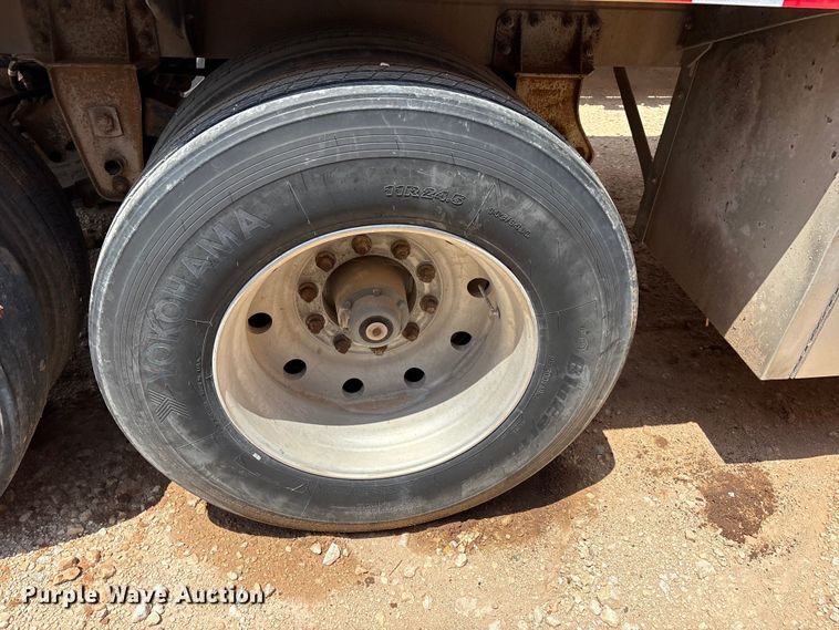 image for item JM9393 1994 Heil fuel trailer